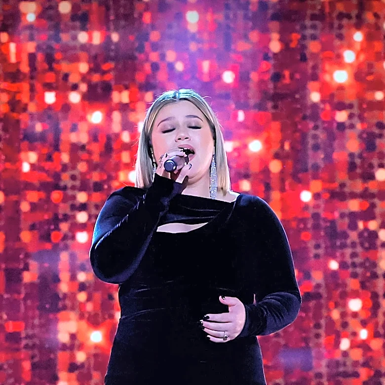 Kelly Clarkson Refuses to Let Children Watch Her 2003 Film 'From Justin to Kelly'