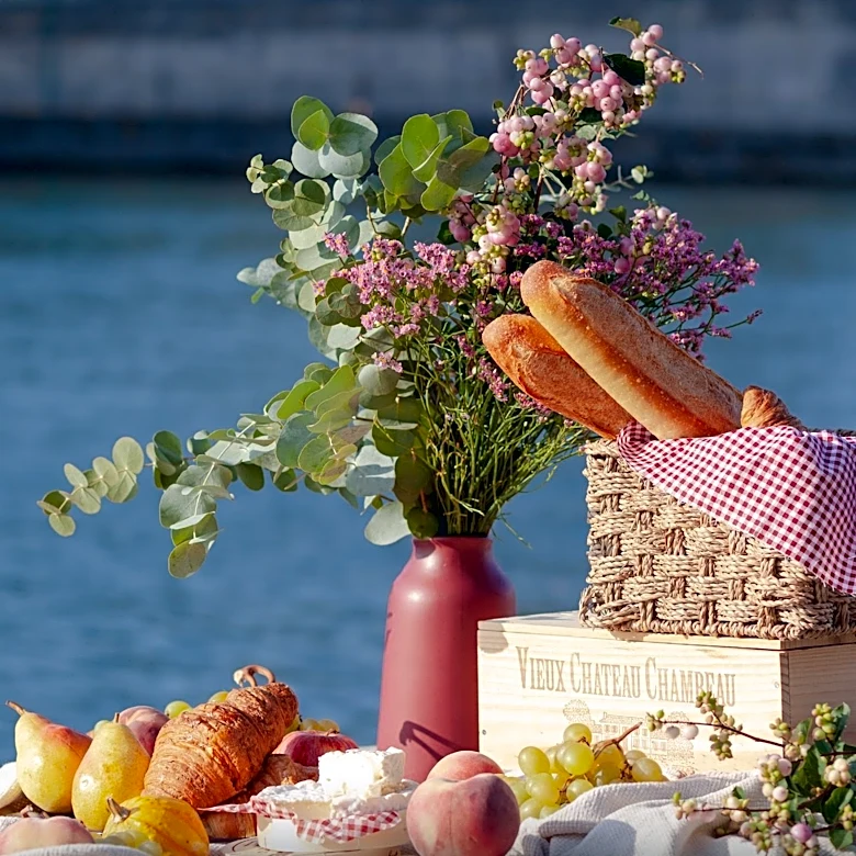 Paris Food Scene Thrives During Summer Closures with Accessible Dining Options