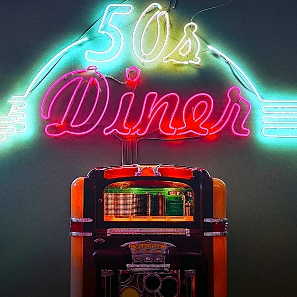 Eveready Diner in Hyde Park, New York, Offers Unique 1950s-Inspired Road Trip Experience
