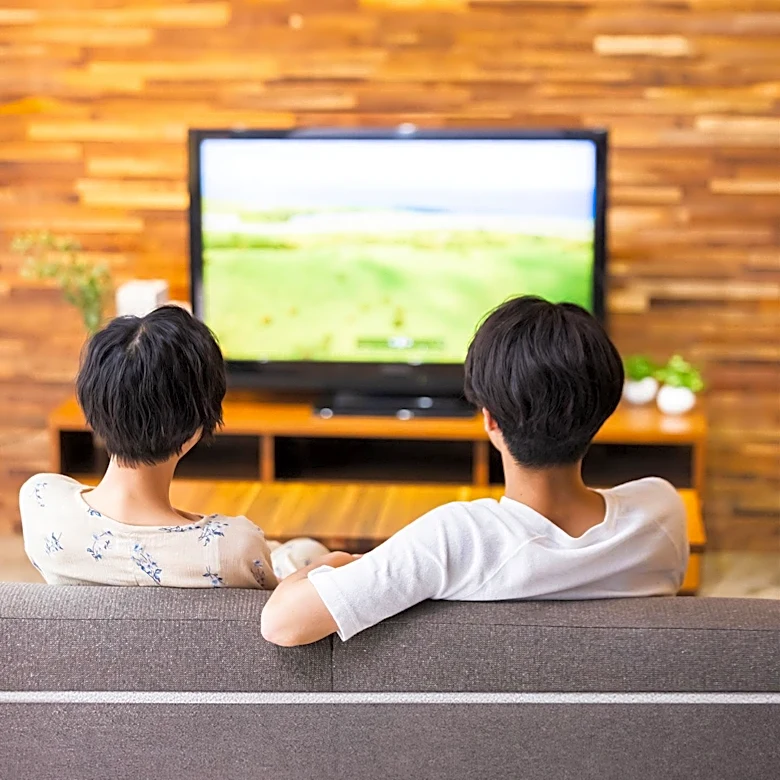 Nielsen Introduces Wearable Devices to Enhance TV Co-Viewing Measurement Ahead of New Season