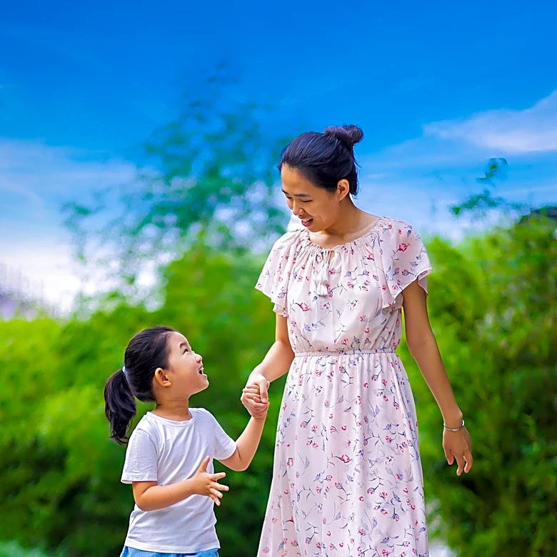 Single Mothers Face Persistent Societal Stigma Despite Evolving Family Structures