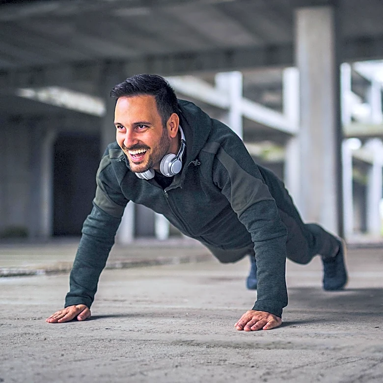 Former Navy SEAL Stew Smith Introduces 2-Week Push-Up Protocol to Boost Reps