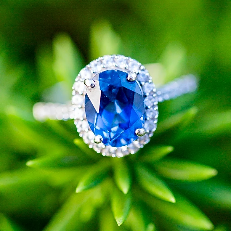 Nontraditional Engagement Rings Gain Popularity, Reflecting Shift Towards Personalization