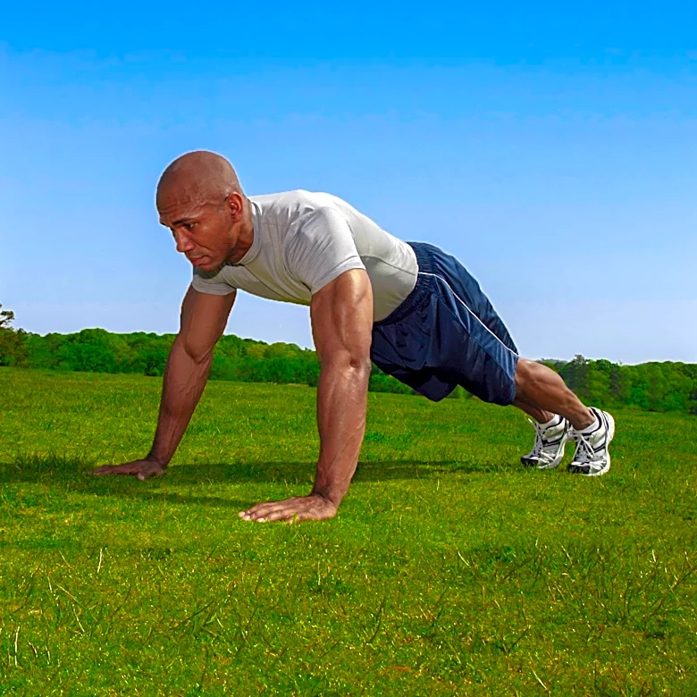 Former Navy SEAL Stew Smith Introduces 2-Week Push-Up Protocol to Boost Rep Max