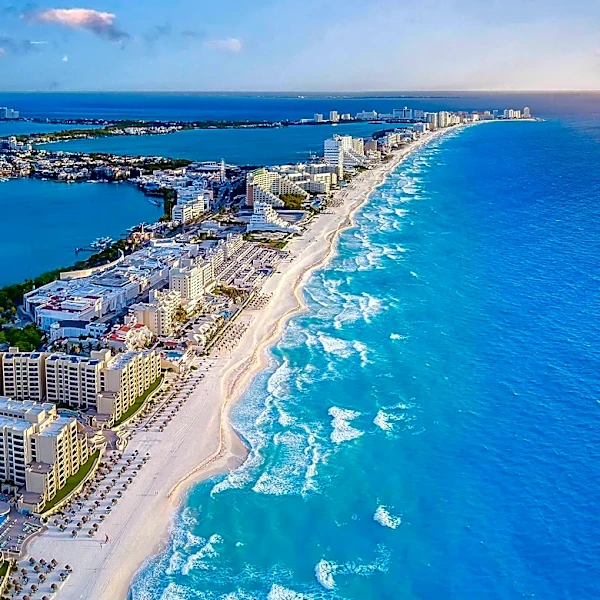 Hyatt Vivid Cancun Opens as Adults-Only All-Inclusive Resort