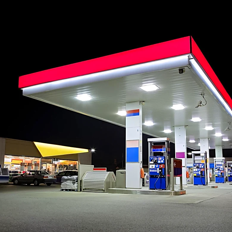 Downtown Las Vegas 7-Eleven Closes After 15 Years, Offers Discounted Fuel