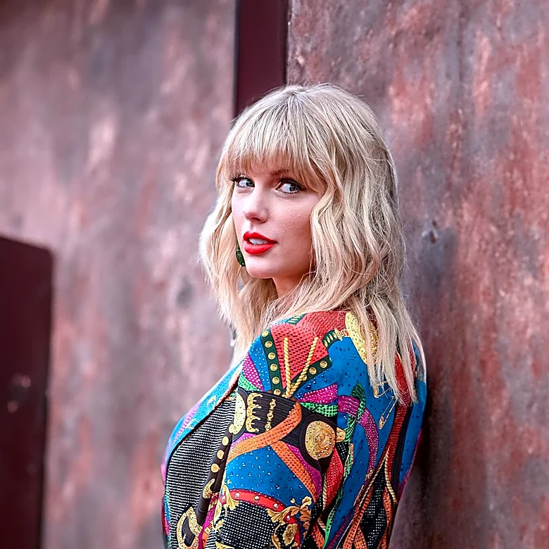 Taylor Swift Fans Speculate New Album Release Following Alleged Green 'TS' Easter Eggs