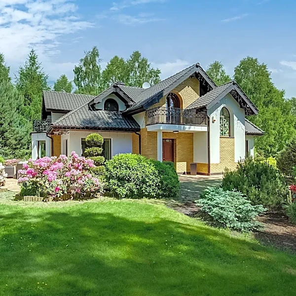Sandra Lee Criticizes New Owners' Landscaping at Former Home Shared with Andrew Cuomo