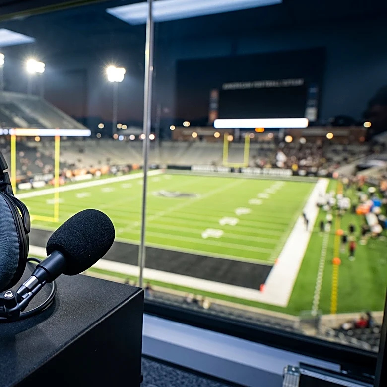 Jon Gruden and Ronde Barber to Offer Non-Traditional Broadcast for Chiefs-Buccaneers Preseason Game