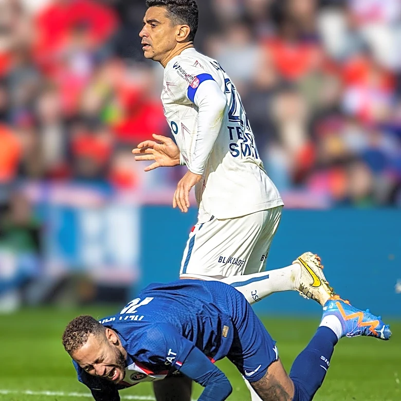 Former Real Zaragoza Player Jaime Vallejo Suffers Potential ACL Tear, Raising Concerns for Long-Term Injury