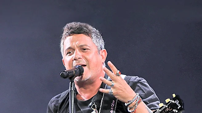 Stephanie Cayo Addresses Pregnancy Rumors Following Photo with Alejandro Sanz