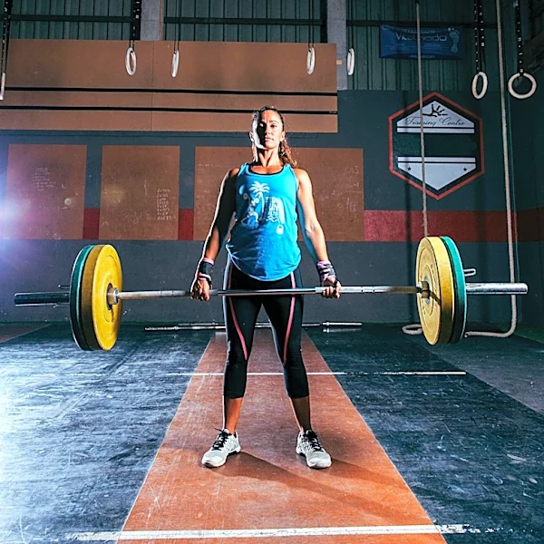 Fernanda Frick's Graphic Novel 'Raise the Bar' Explores Chilean Girl's Weightlifting Dreams and Generational Trauma