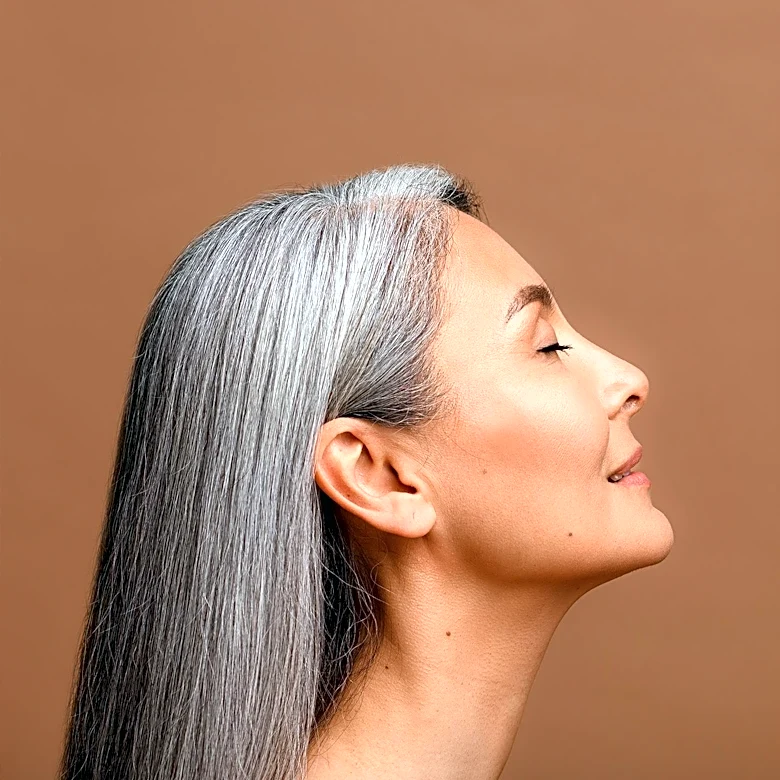 Dermatologists Explain Why Neck Skin Ages Faster and Recommend Daily Sunscreen and Targeted Treatments