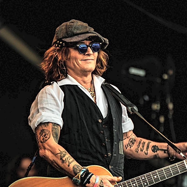 Johnny Depp Performs with Hollywood Vampires in Final UK Tour Date
