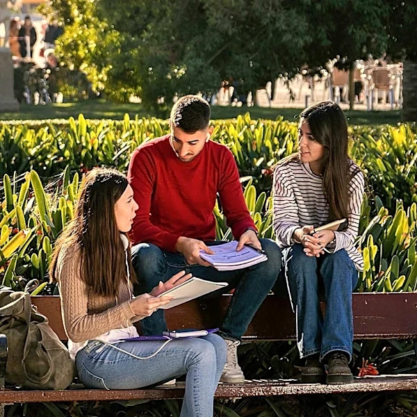 Emma Leonardi Advises Fordham University First-Years on Club Involvement
