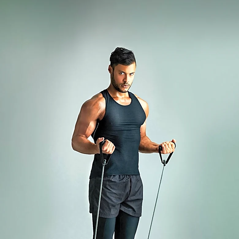 Resistance Bands Enhance Push-Up Effectiveness for Muscle Growth