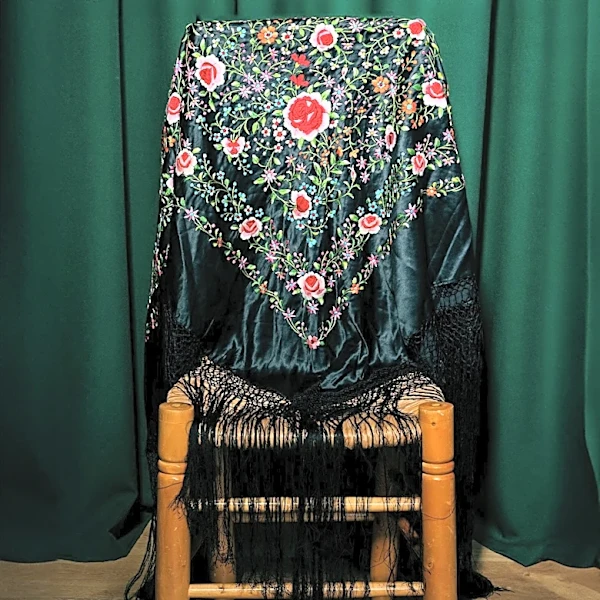 Zara Introduces Manila Shawl-Inspired Dress, Blending Traditional Design with Modern Fashion