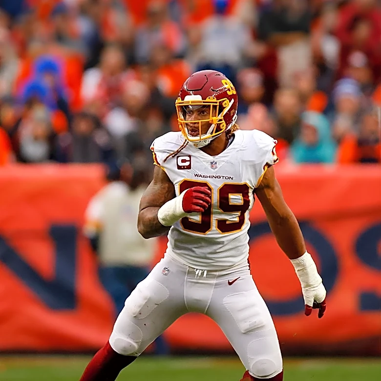 Former NFL Offensive Lineman Graham Glasgow Open to Joining Washington Commanders Amid Center Concerns