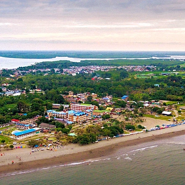 Charlotte, NC Residents Seek Coastal Getaways, Weighing Ocean vs. Lake Options