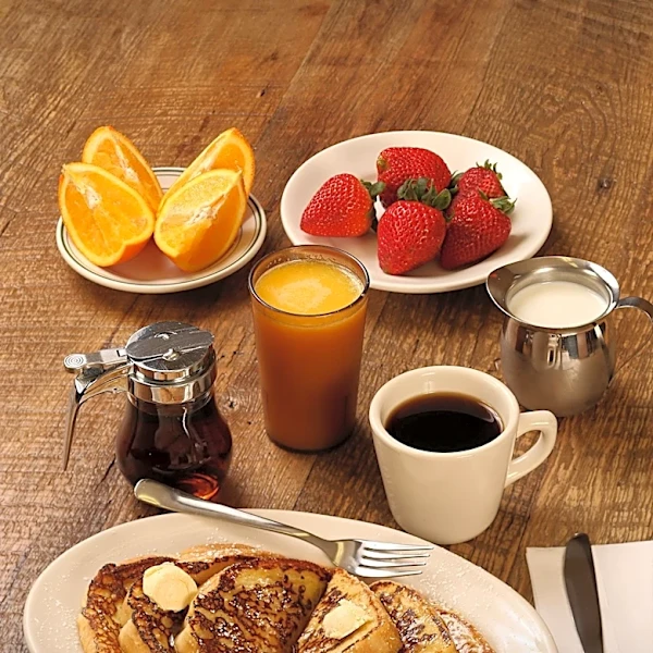 Huddle House Introduces New French Toast Lineup and Smashed Burgers for Fall Season