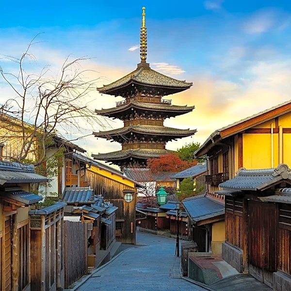 Kyoto, Japan, Offers Rich Cultural and Natural Attractions for Visitors