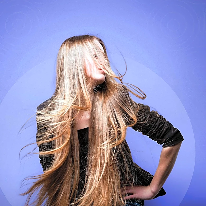 Knoxville Woman Sets Guinness World Record for Longest Mullet, Inspired by Aimee Mann