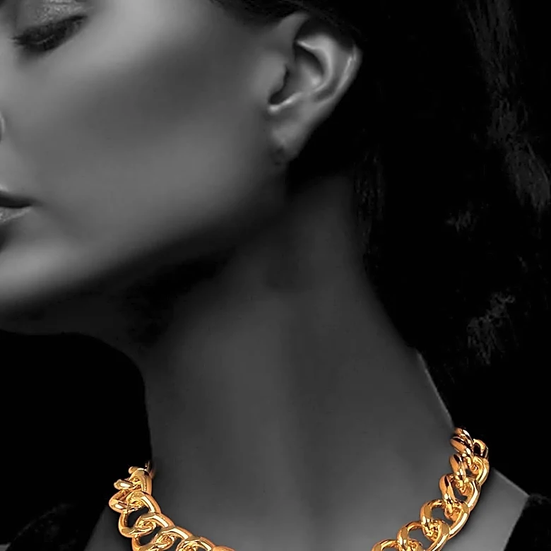 Barneys New York's Gold Wrap Necklace Maintains Cultural Relevance Post-Closure