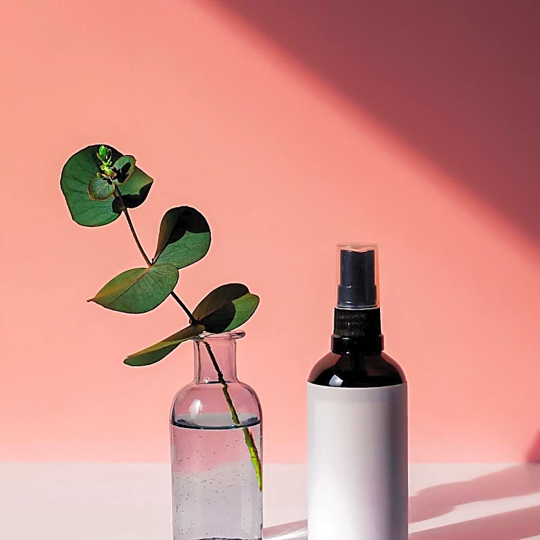 Skinimalism Trend Emphasizes Minimalist Skincare Routines for Natural Beauty