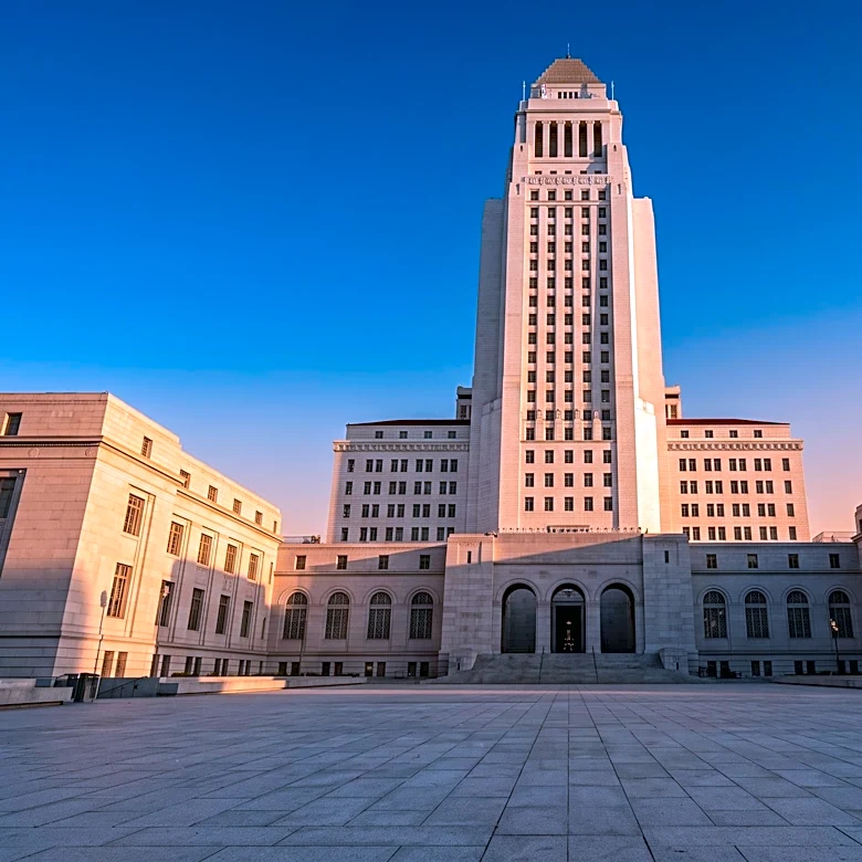 Los Angeles County Supervisor Kathryn Barger Urges Paramount and California Attorney General to Resume Settlement Talks Amidst Industry Challenges