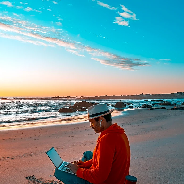 Digital Nomad Lifestyle Requires Strategic Preparation and Community Engagement