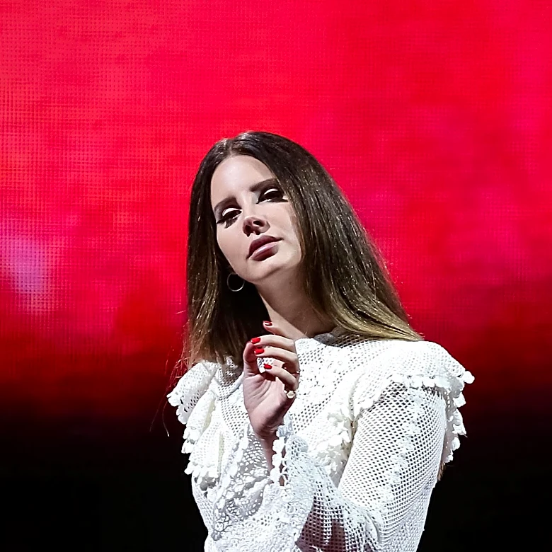 Lana Del Rey's 'Born to Die' Achieves Record-Breaking 650 Weeks on Billboard 200, Coincides with High School Anthem Mix-Up