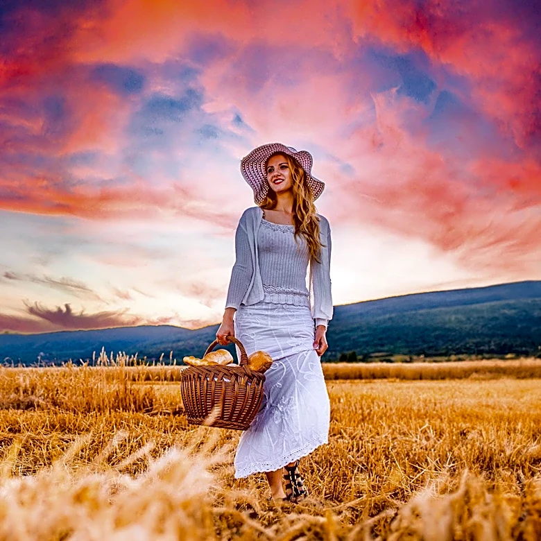 Ballerina Farm, a Utah-based lifestyle brand, seeks Director of E-Commerce to expand online presence and customer experience.