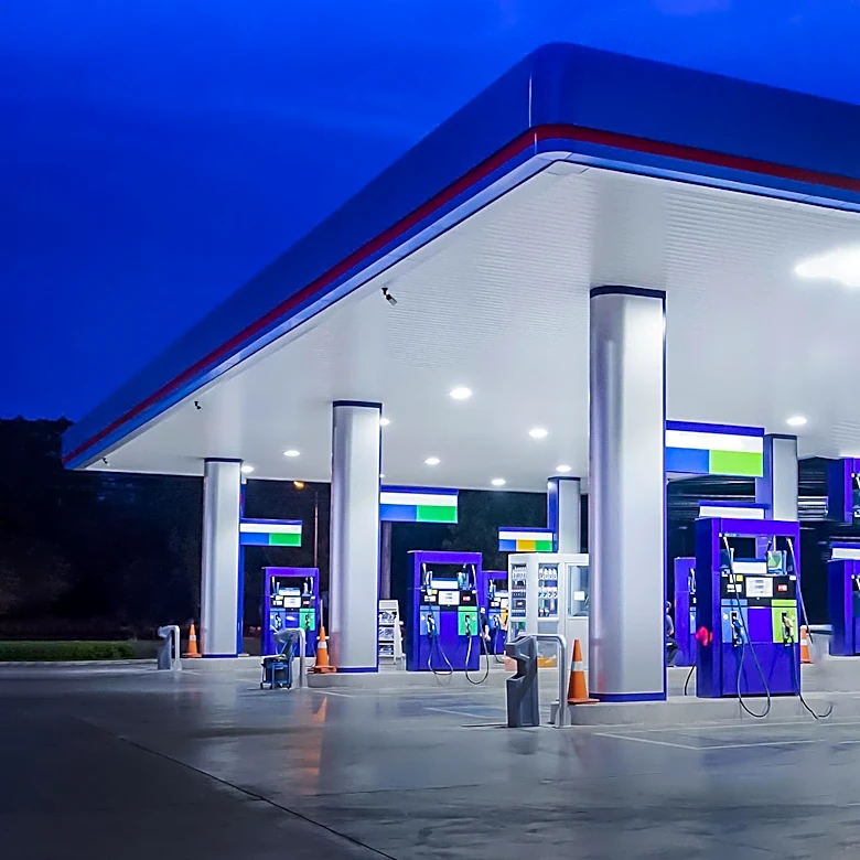 Gas Stations Evolve to Integrate Retail and Fuel Services, Facing Complex Construction Demands