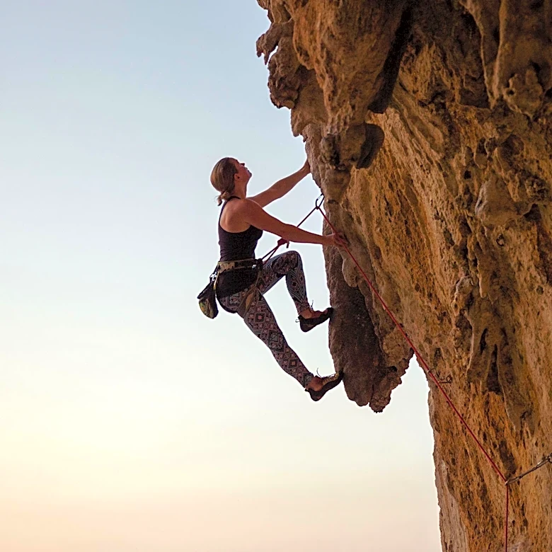 Edgeworks Climbing Offers Free Sessions for Individuals with Parkinson's Disease