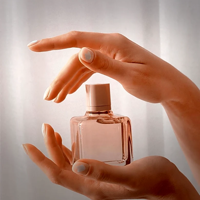 Kelly Rutherford and Veronique Gabai Launch ROSE PREMIÈRE Fragrance Collaboration