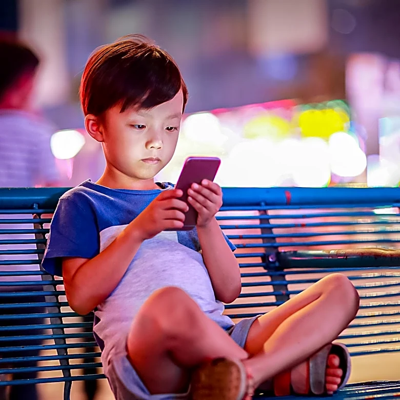 Research Suggests Parental Stress, Not Child Behavior, Drives Screen Time Decisions