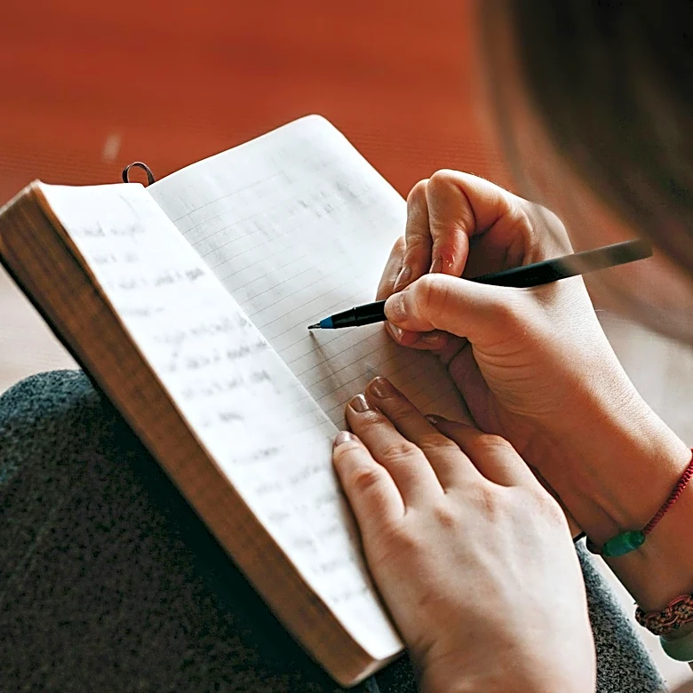 Research Explores Journaling's Modest Mental Health Benefits and Analog Writing's Impact