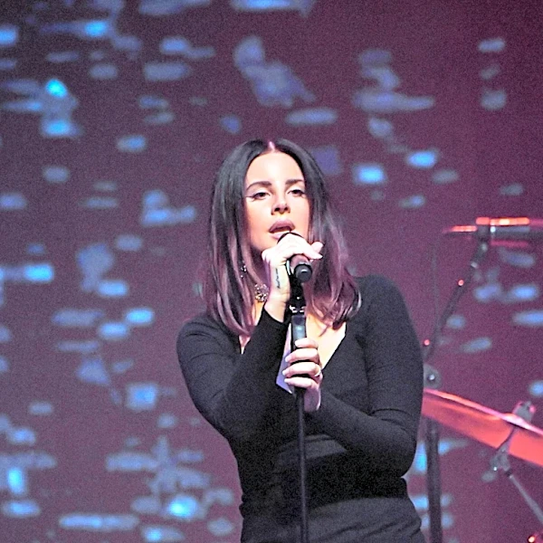 Lana Del Rey's 'Born To Die – Paradise Edition' Achieves Over 11 Billion Spotify Streams