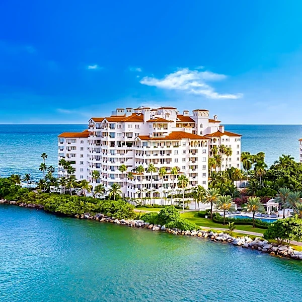 Naples, Florida, Luxury Real Estate Market Defined by Diverse Waterfront Properties and High Demand