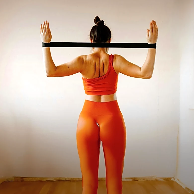 Frida Redknapp Shares Resistance Band Exercises for Upper Body Strength