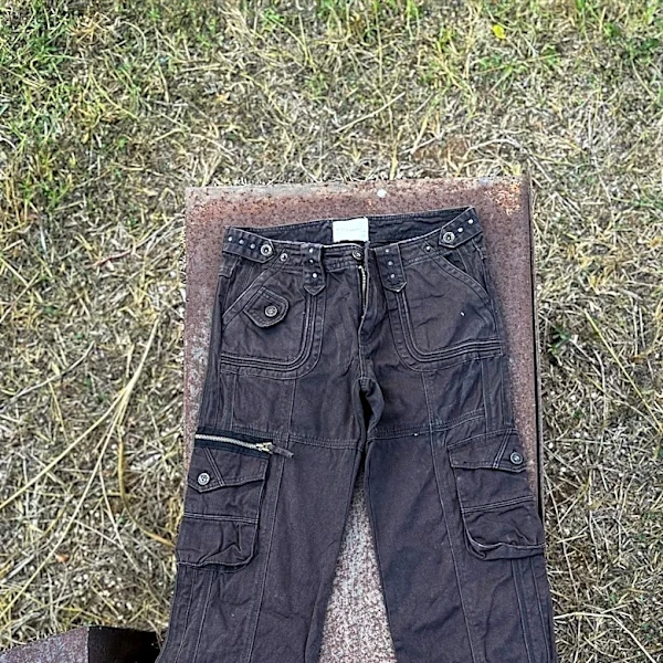 Filson's Women's Field Pants Praised for Versatility in Travel and Outdoor Use