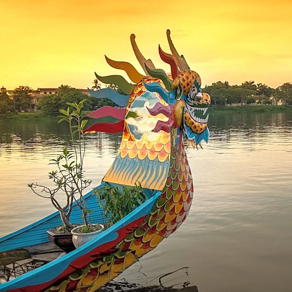 Couple Opts for Dragon Boat for Wedding Reception Arrival in Woodbridge, Suffolk