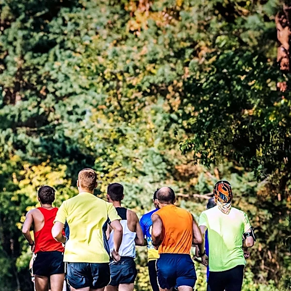 Williamsburg Runners Embrace Group Runs for Social and Competitive Benefits