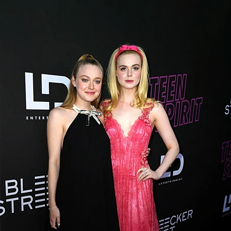 Tim Robbins Recalls Dakota Fanning's Exceptional Maturity on 'War of the Worlds' Set