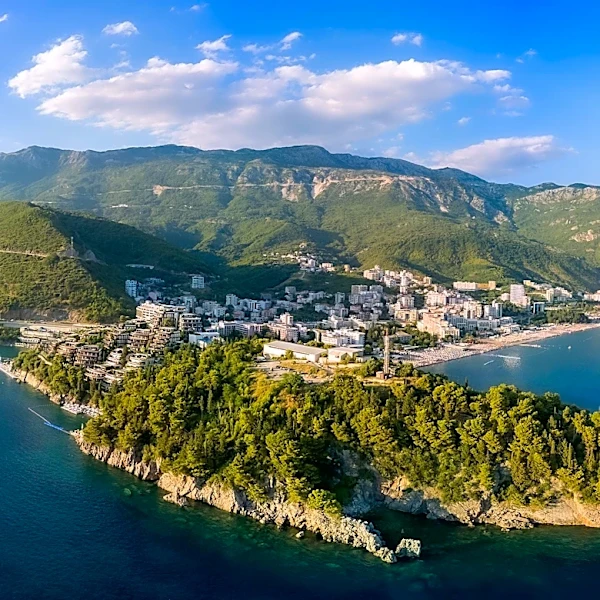 Summerland Emerges as a Noteworthy California Coastal Destination Featuring Unique Bookstores and Home Stores