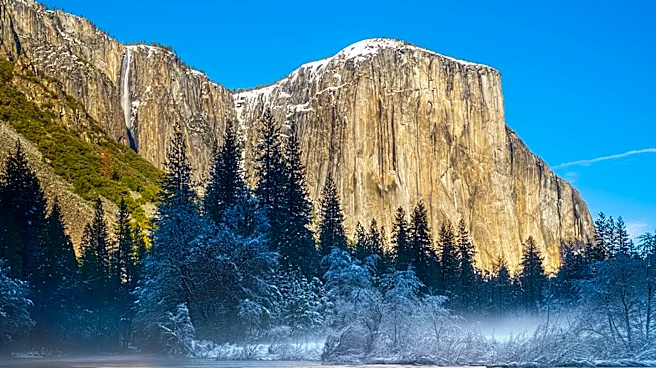 Michael Shainblum Utilizes Telephoto Lenses and Fog for Minimalist Yosemite Landscapes