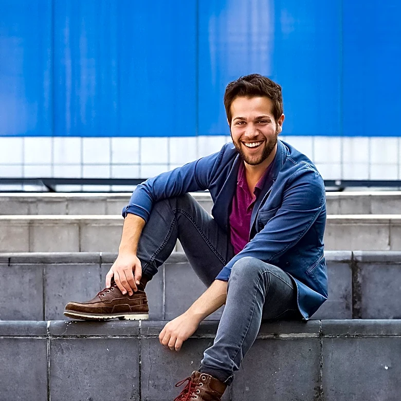 Ike Barinholtz Stars as Political Grifter Rick Klingman in 'Maximum Truth'