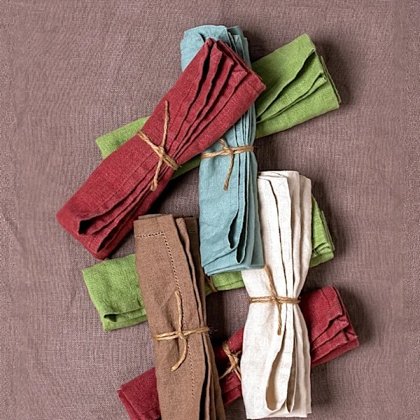 Homes  Gardens Highlights Fall Table Linens for Seasonal Decor