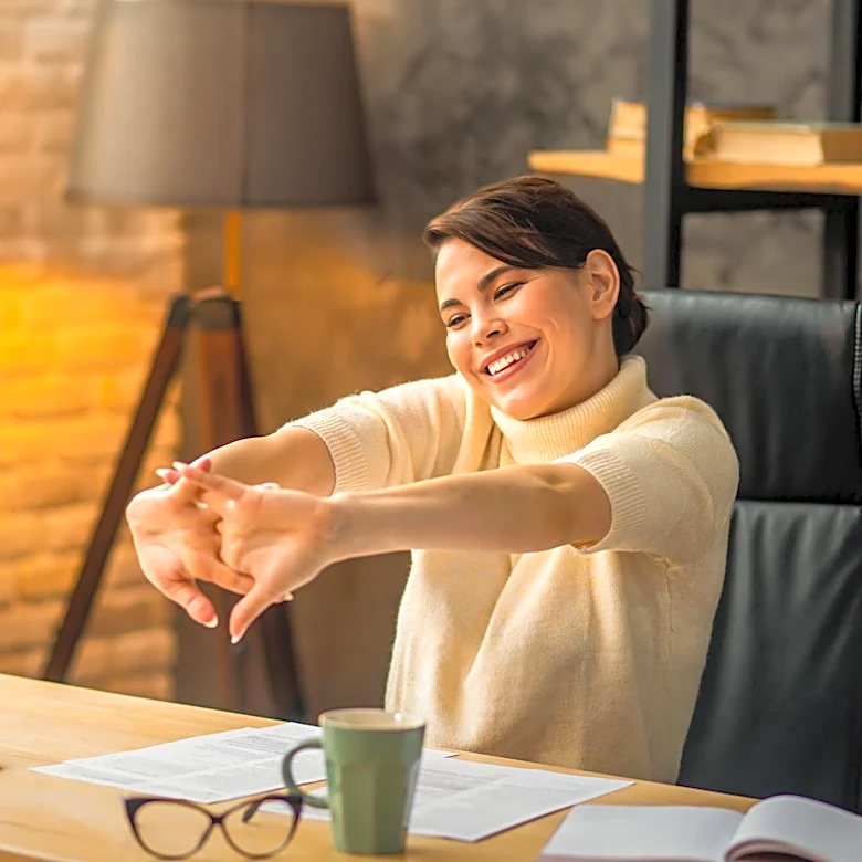 Workplace Stretching and Mobility Essential for Combating Desk Job Pain and Boosting Productivity