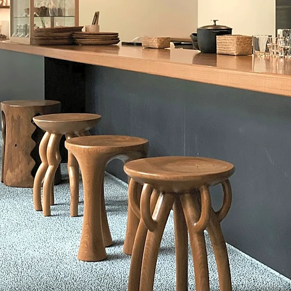 Yemeni Cafes in U.S. Adopt 'Dubai-ification' Aesthetic, Shifting from Traditional Decor